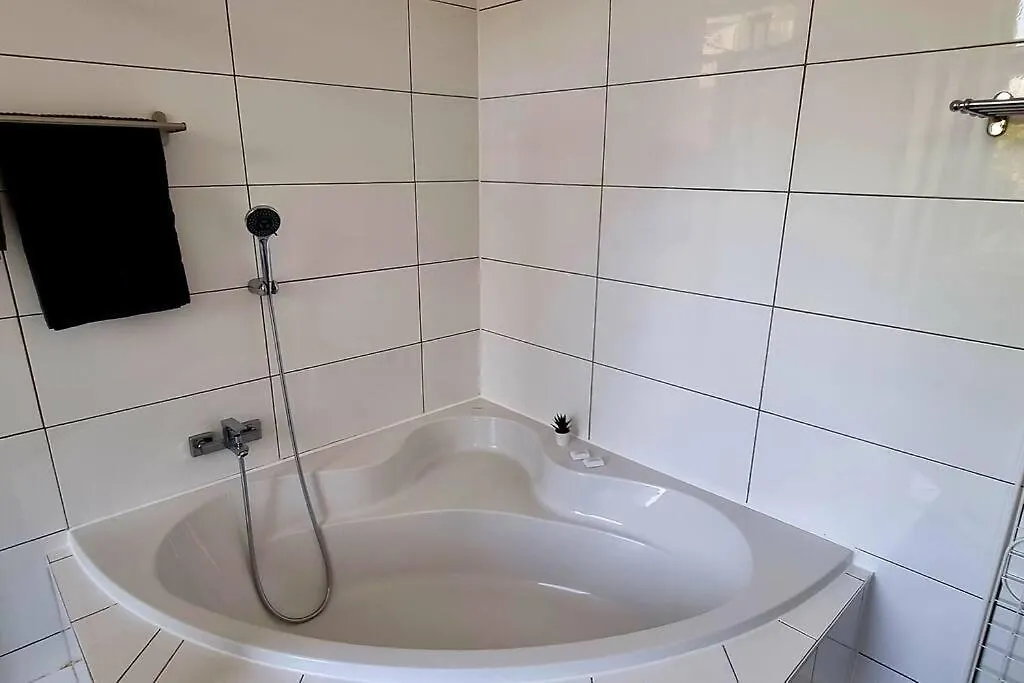 Free Parking Wlan Badewanne Hauptbahnhof Apartment Roter Faden Hannover 0*,  Duitsland